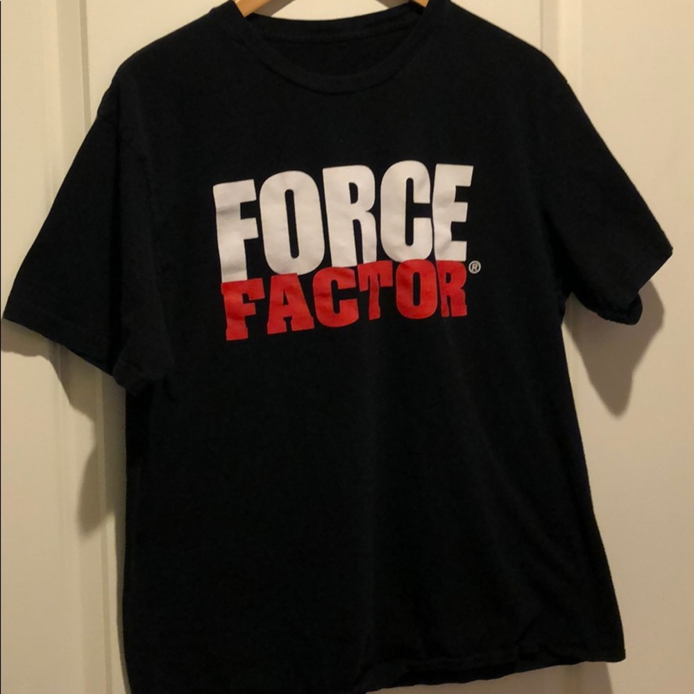 T-Shirt - Picture 2 of 4
